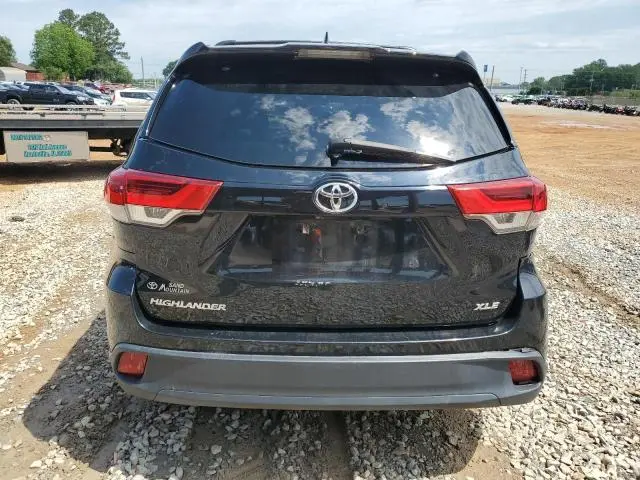 2018 TOYOTA HIGHLANDER SE  