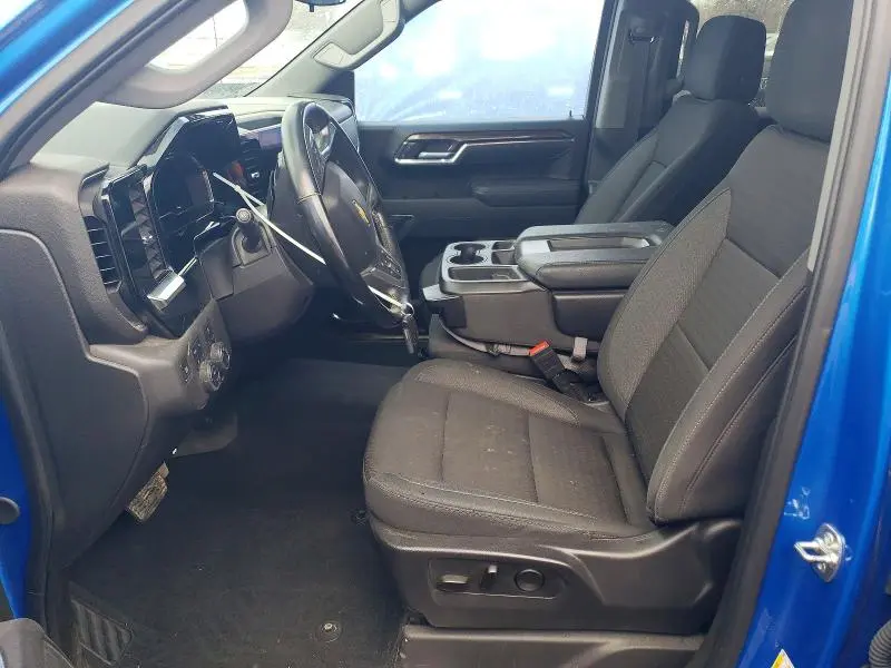 2025 CHEVROLET SILVERADO K1500 LT  