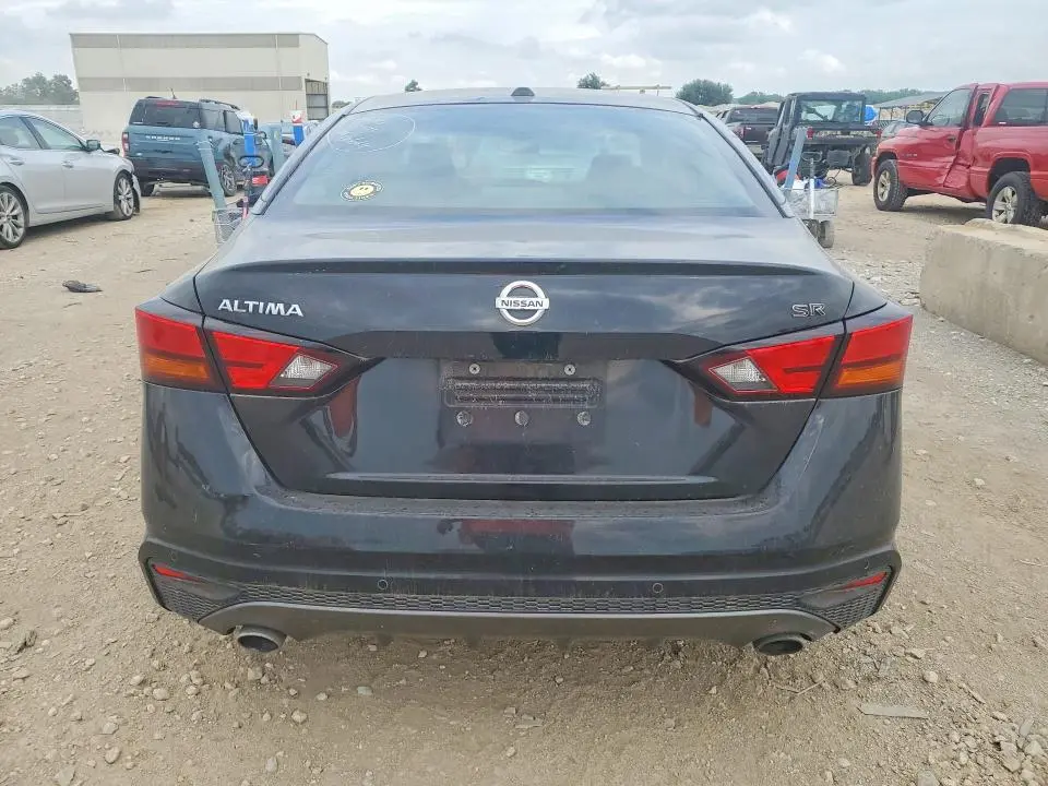2021 NISSAN ALTIMA SR  