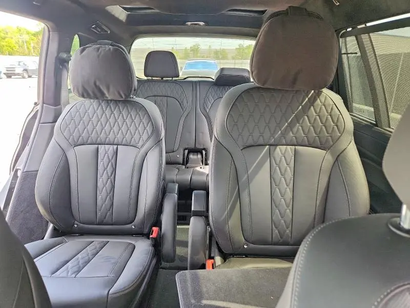 2023 BMW X7 M60I  