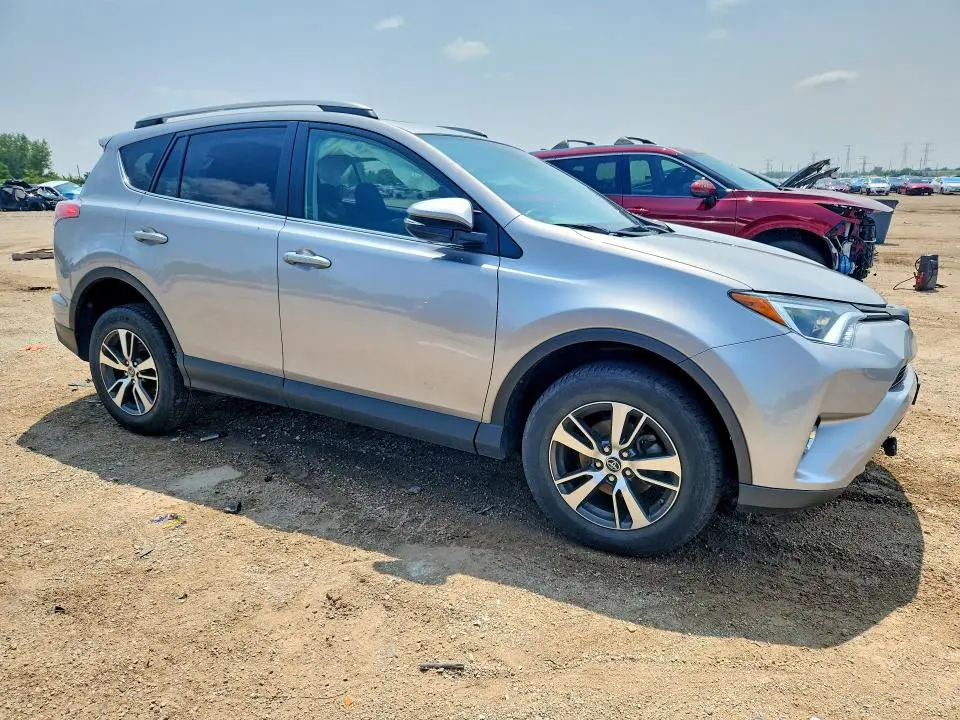 2018 TOYOTA RAV4 XLE  