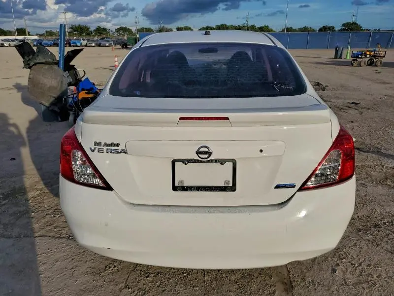 2014 NISSAN VERSA S  