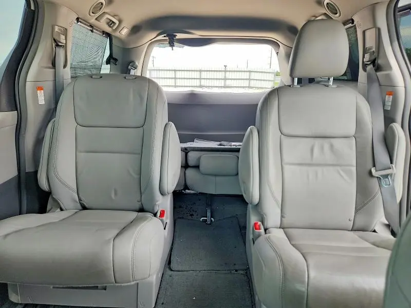 2017 TOYOTA SIENNA XLE 7-PASSENGER  