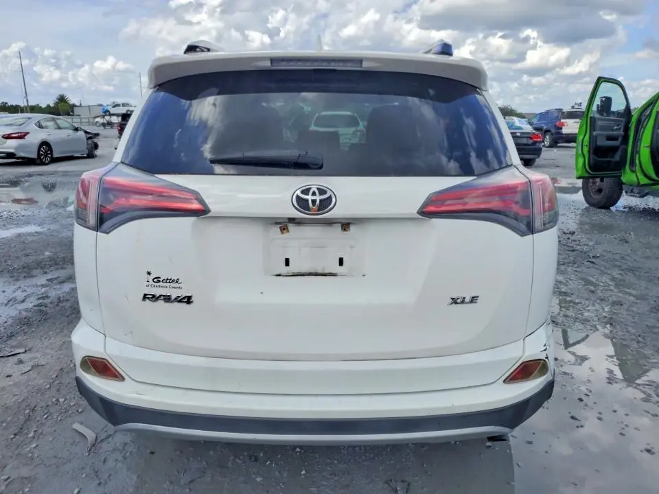 2016 TOYOTA RAV4 XLE  