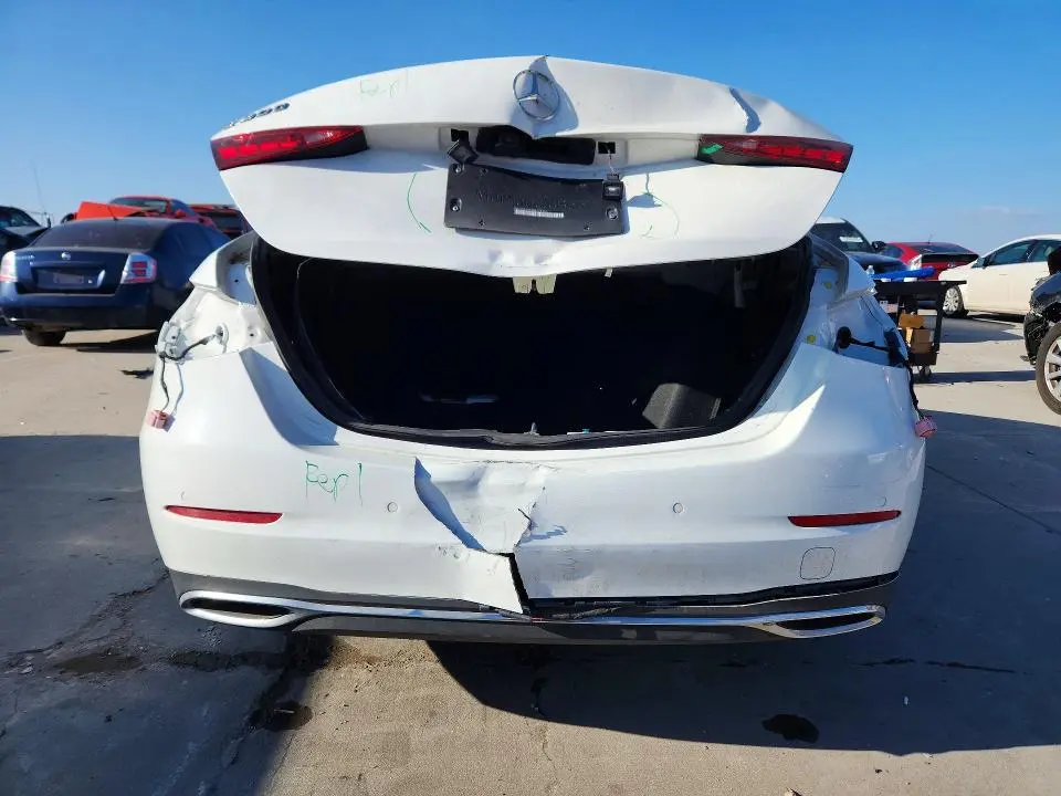 2024 MERCEDES-BENZ C 300  