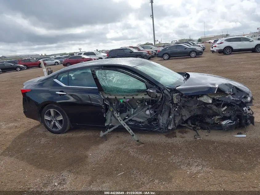 2022 NISSAN ALTIMA SL FWD