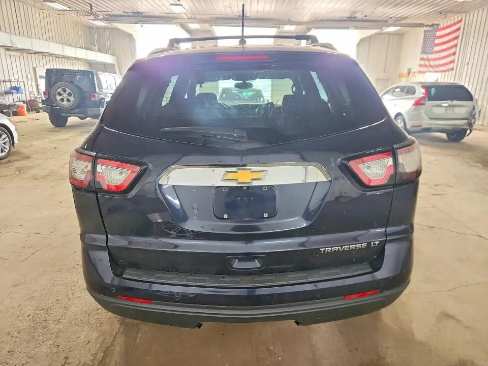 2015 CHEVROLET TRAVERSE LT  
