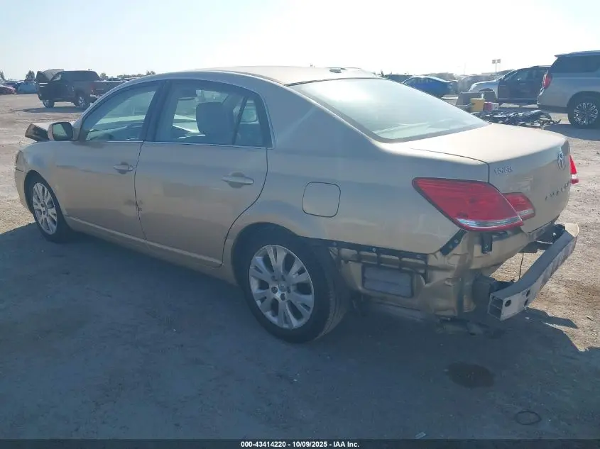 2010 TOYOTA AVALON XLS