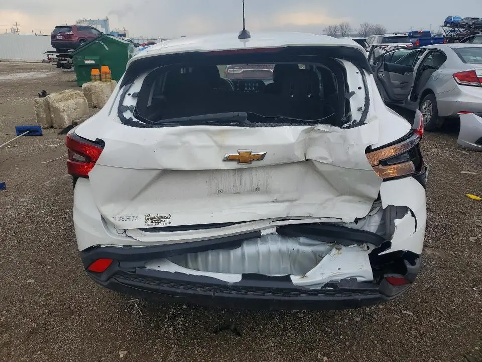 2024 CHEVROLET TRAX LS  
