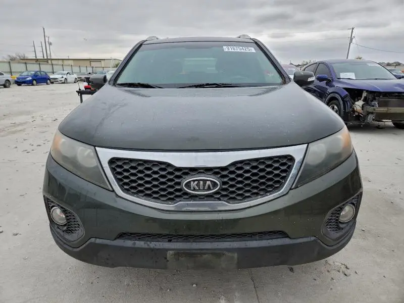 2013 KIA SORENTO LX  