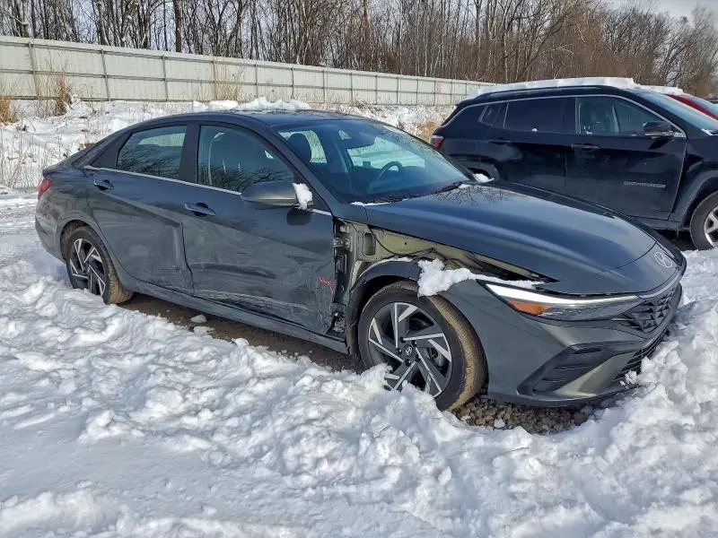 2024 HYUNDAI ELANTRA SEL  
