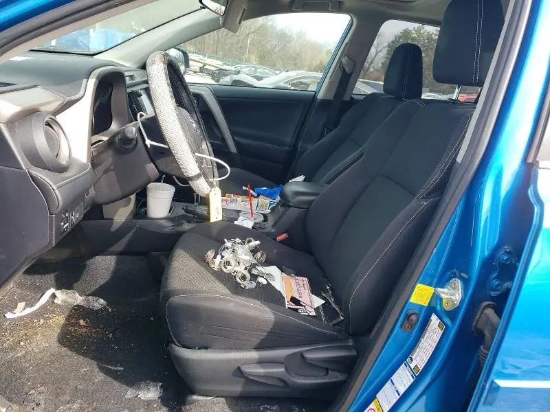 2017 TOYOTA RAV4 XLE  