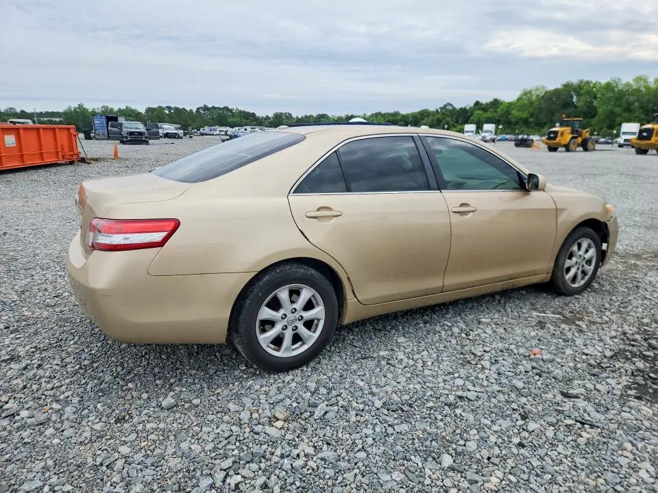 2010 TOYOTA CAMRY LE  