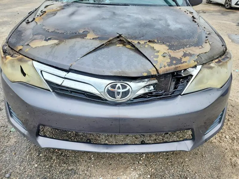 2014 TOYOTA CAMRY LE  