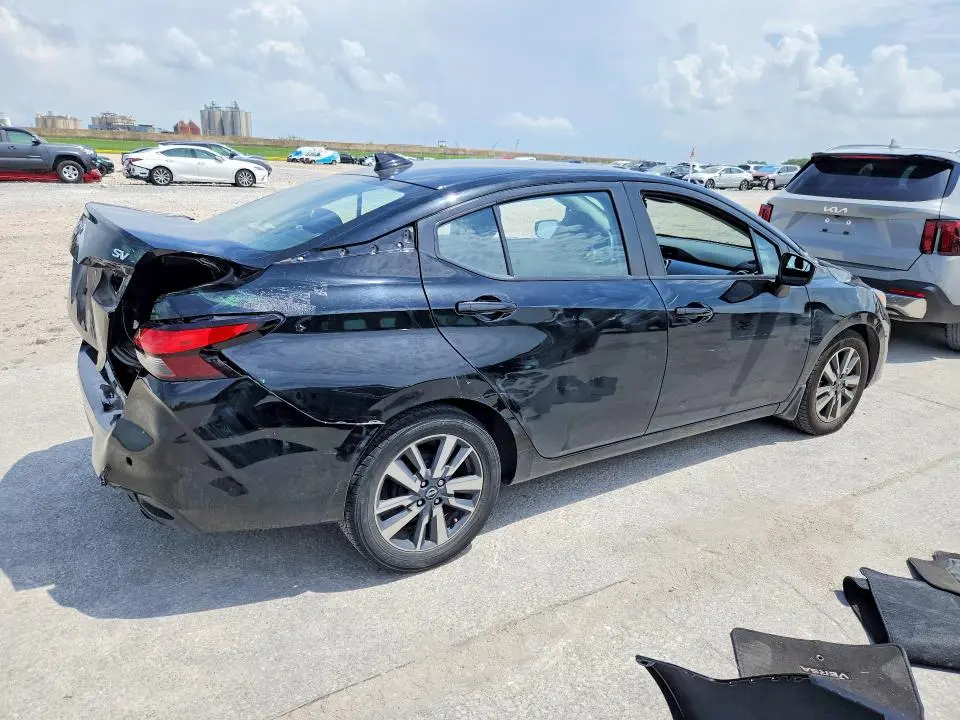 2024 NISSAN VERSA SV  