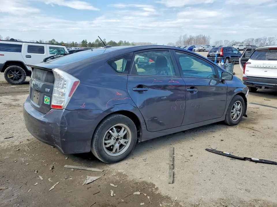 2011 TOYOTA PRIUS THREE  