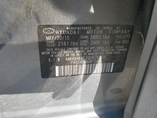 2016 HYUNDAI ELANTRA SE  