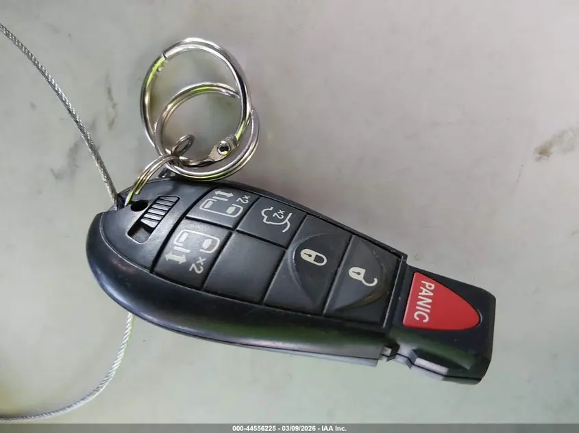 2010 CHRYSLER TOWN & COUNTRY TOURING