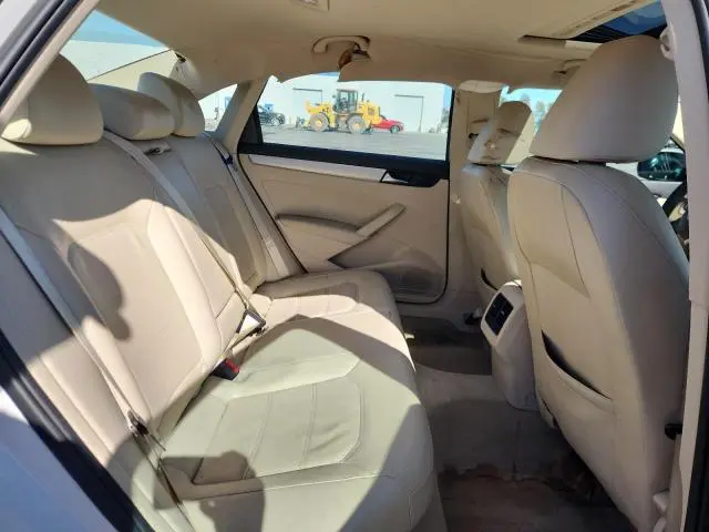 2013 VOLKSWAGEN PASSAT SE