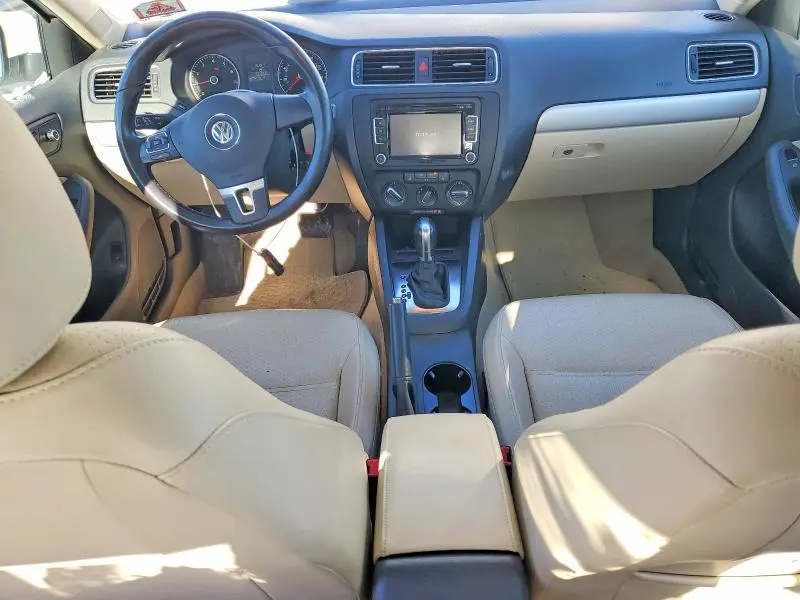 2013 VOLKSWAGEN JETTA SE  