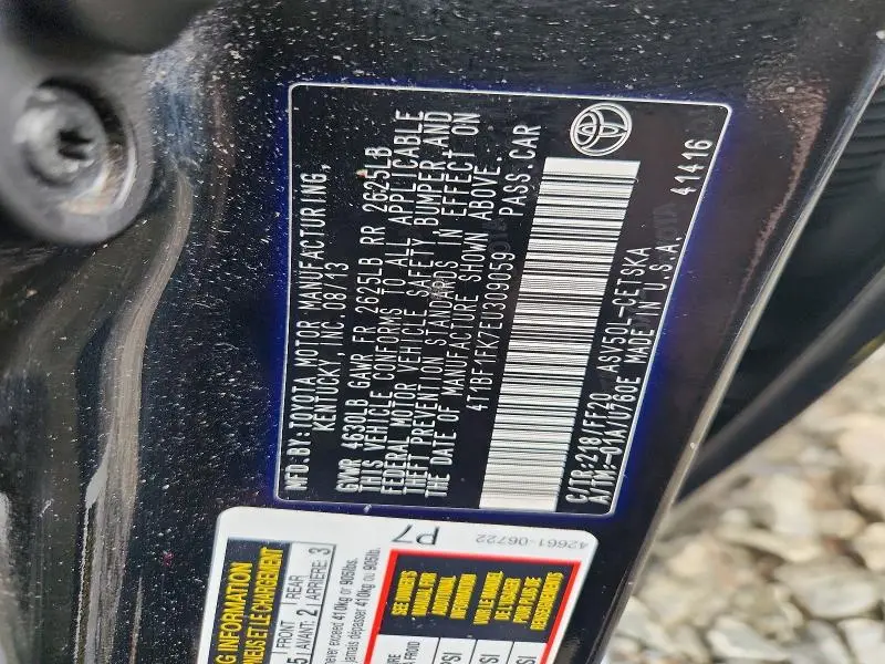 2014 TOYOTA CAMRY SE  