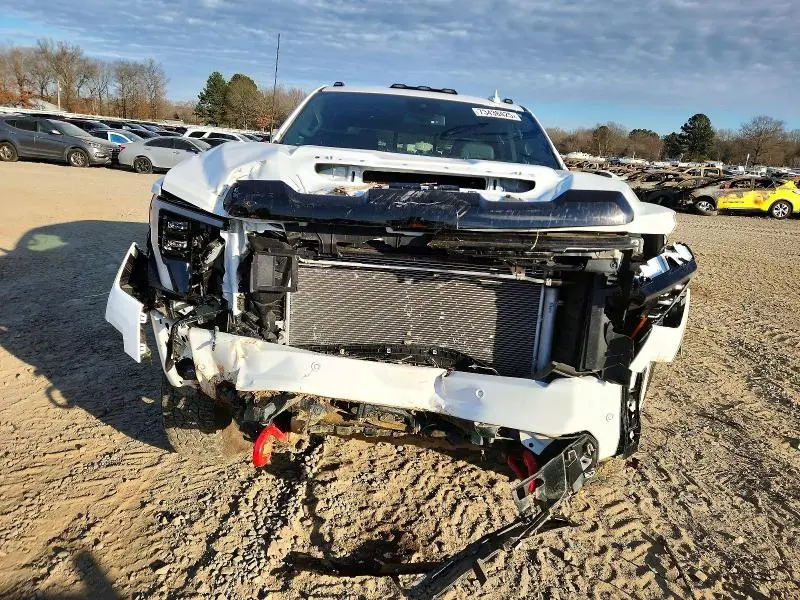 2025 GMC SIERRA K2500 AT4  