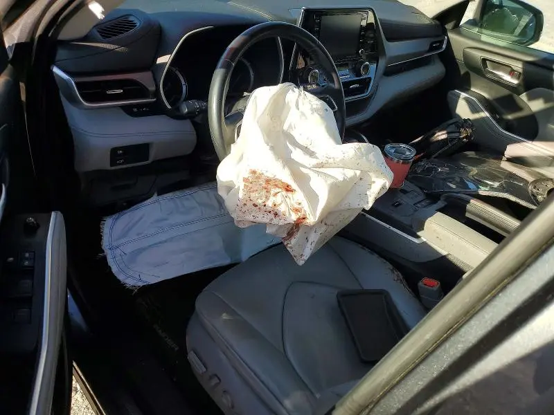 2021 TOYOTA HIGHLANDER HYBRID XLE  