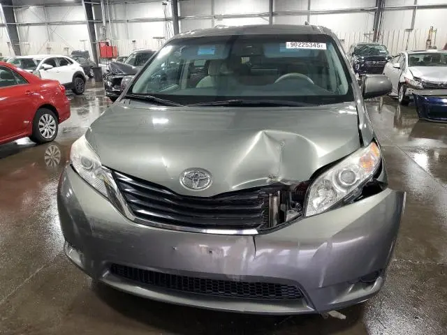 2011 TOYOTA SIENNA LE  