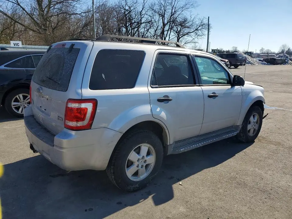 2011 FORD ESCAPE XLT  