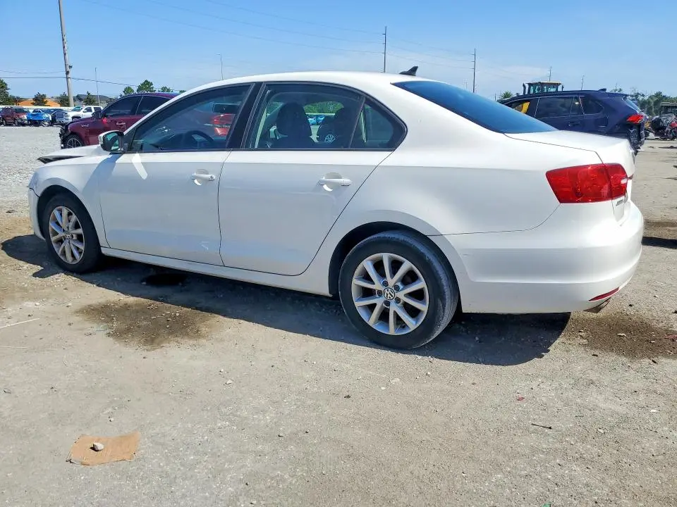 2011 VOLKSWAGEN JETTA SE  