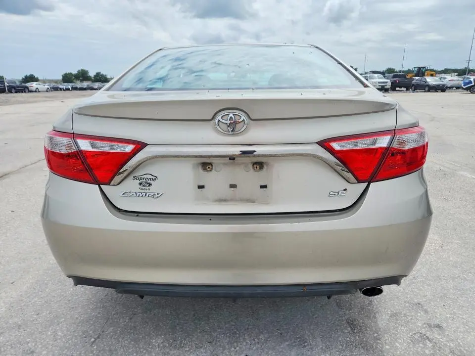 2017 TOYOTA CAMRY SE  