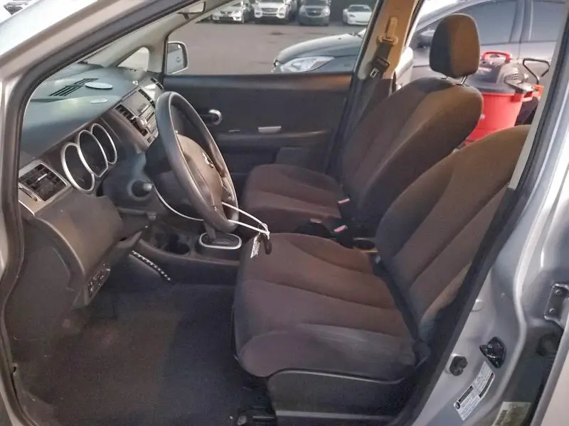2010 NISSAN VERSA S  