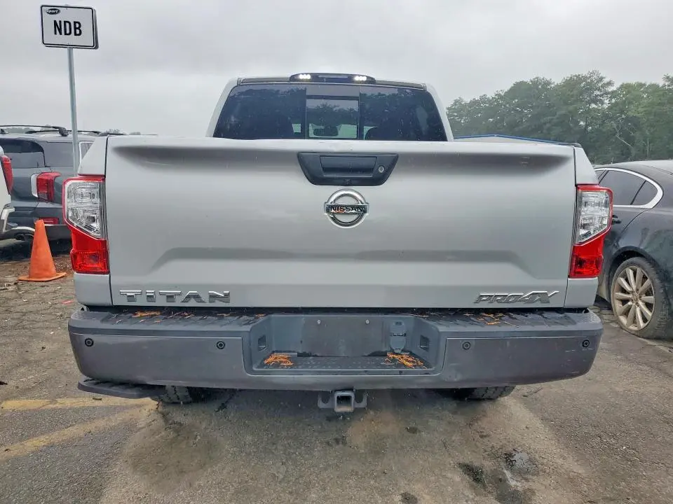 2018 NISSAN TITAN PRO-4X  