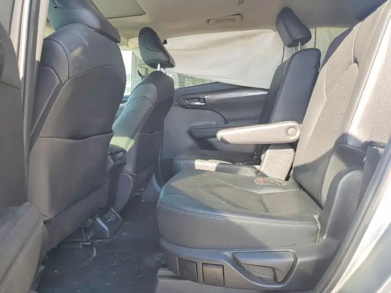 2020 TOYOTA HIGHLANDER LIMITED  