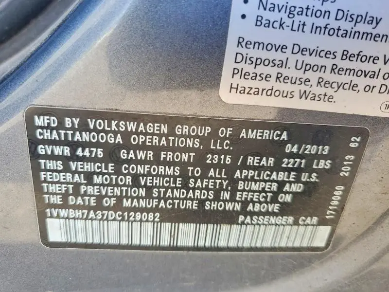 2013 VOLKSWAGEN PASSAT SE  