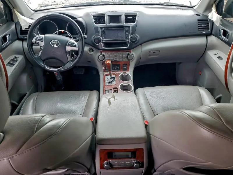 2013 TOYOTA HIGHLANDER LIMITED  