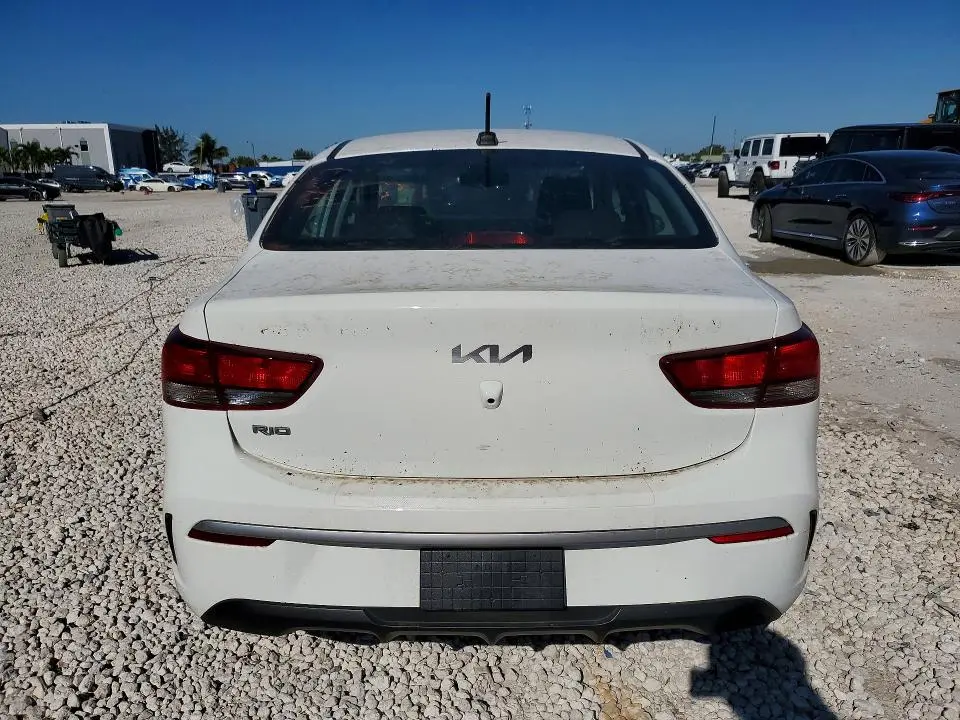 2022 KIA RIO LX  