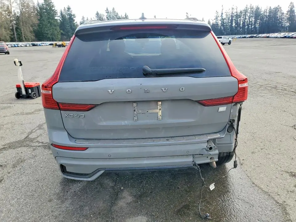 2024 VOLVO XC60 PLUS  