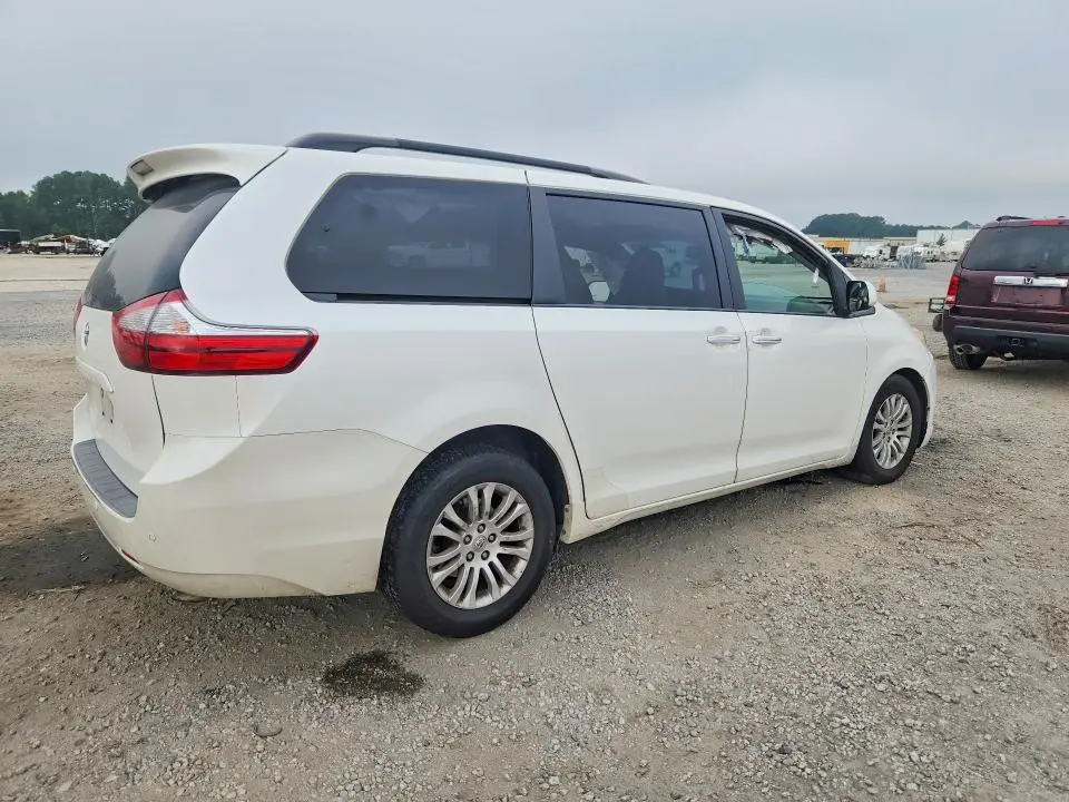 2016 TOYOTA SIENNA XLE 8-PASSENGER  