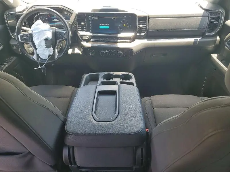 2023 CHEVROLET SILVERADO C1500 LT  