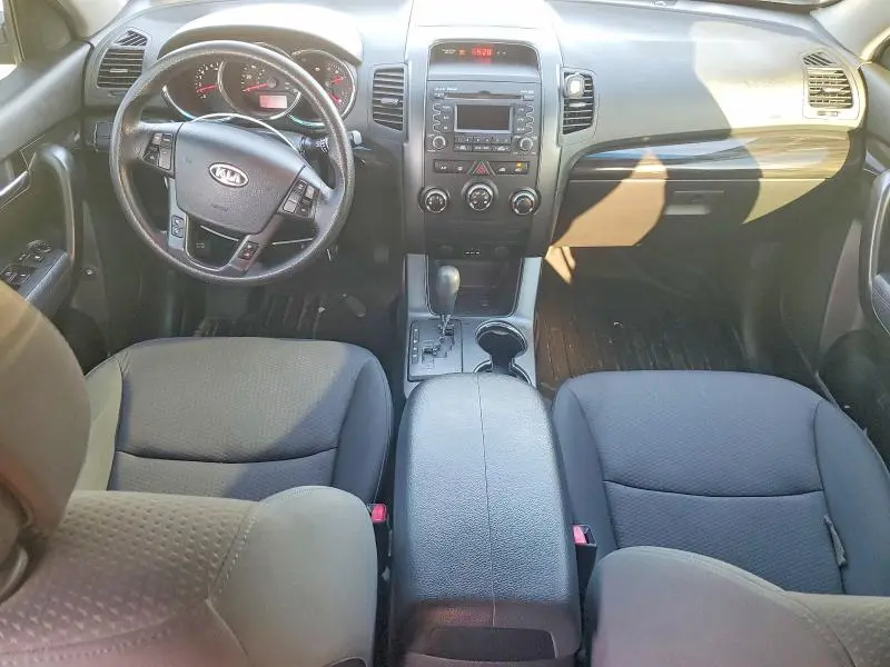 2013 KIA SORENTO LX  