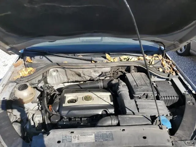 2010 VOLKSWAGEN TIGUAN S  