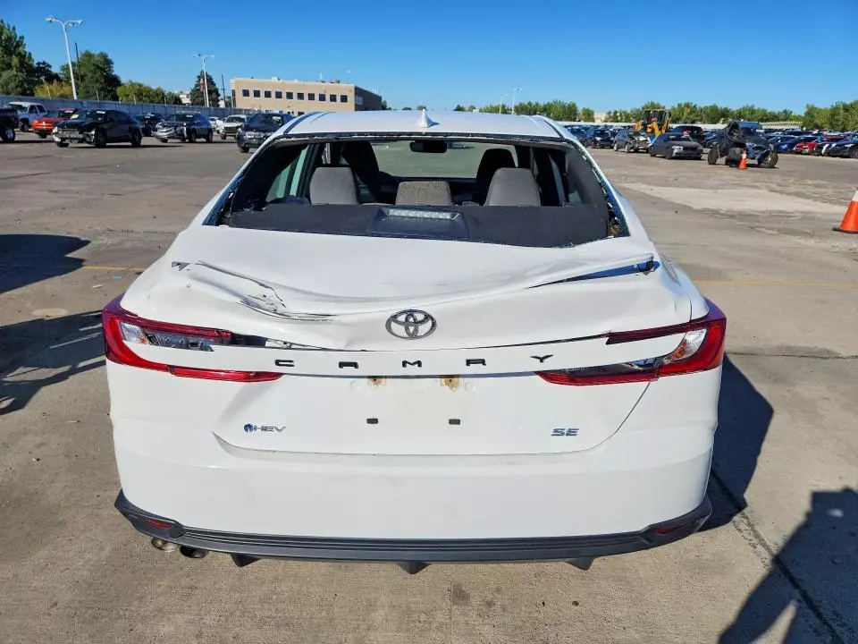 2025 TOYOTA CAMRY SE  
