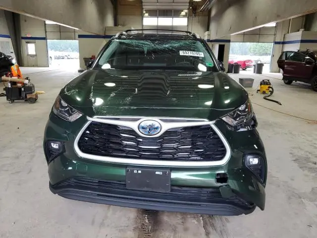 2023 TOYOTA HIGHLANDER HYBRID XLE  