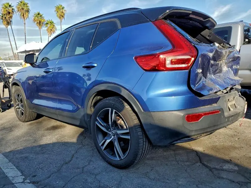2020 VOLVO XC40 T5 R-DESIGN  