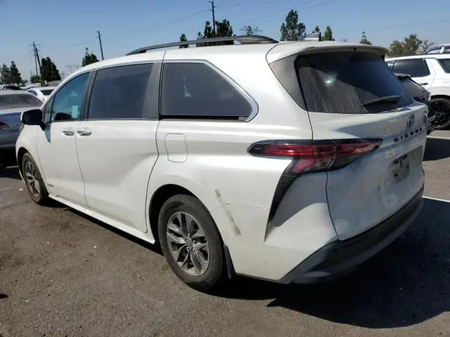 2021 TOYOTA SIENNA XLE 8-PASSENGER  