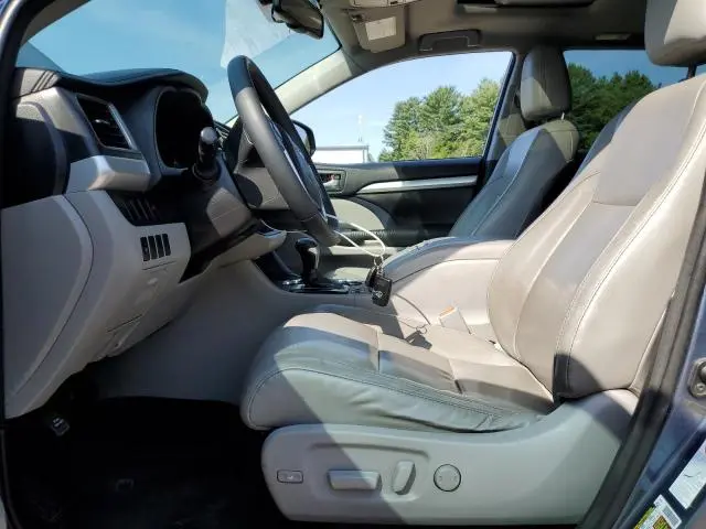 2016 TOYOTA HIGHLANDER XLE  