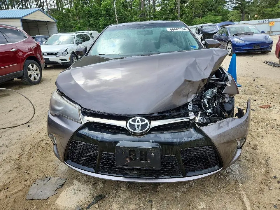 2017 TOYOTA CAMRY SE  