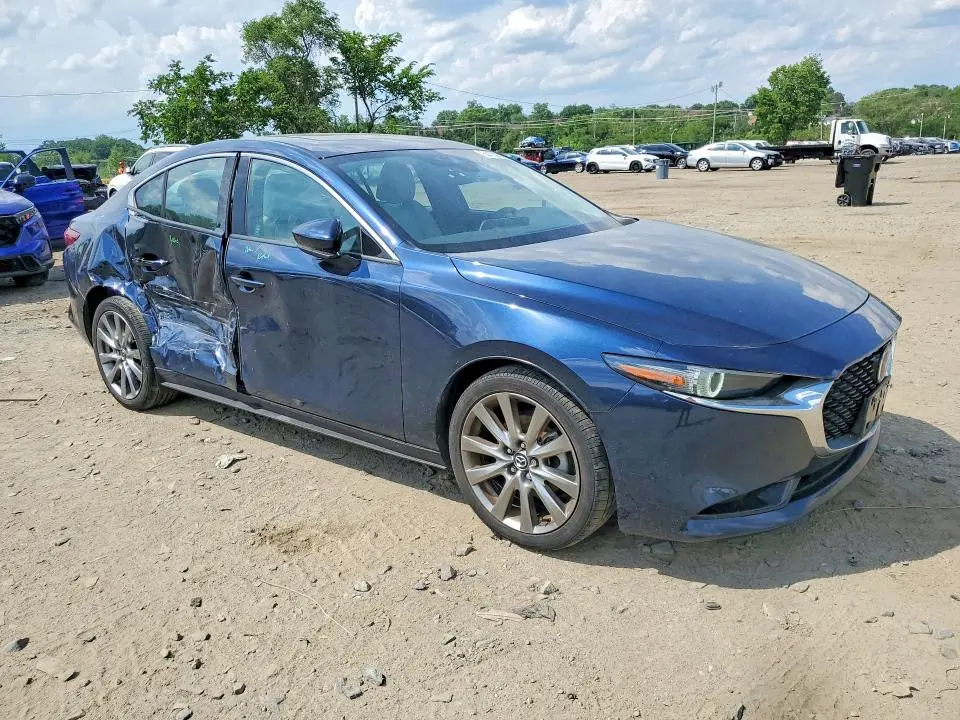 2022 MAZDA 3 PREMIUM  