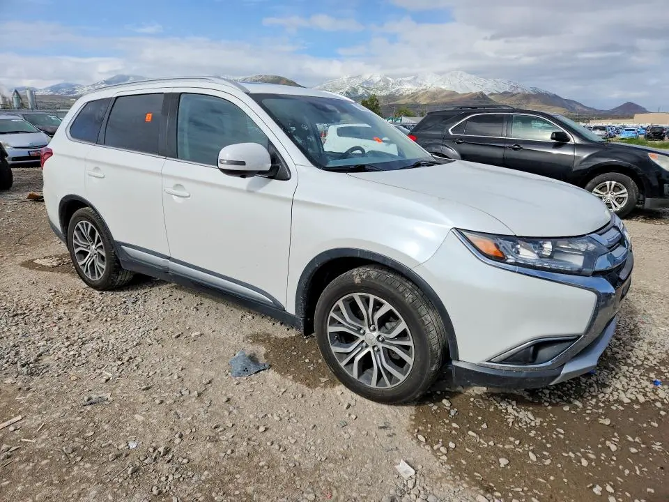 2017 MITSUBISHI OUTLANDER SE  